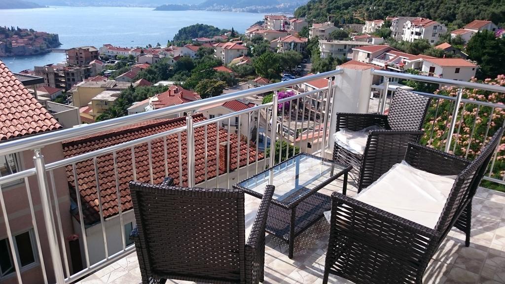 Apartments Vukovic Sveti Stefan Bagian luar foto