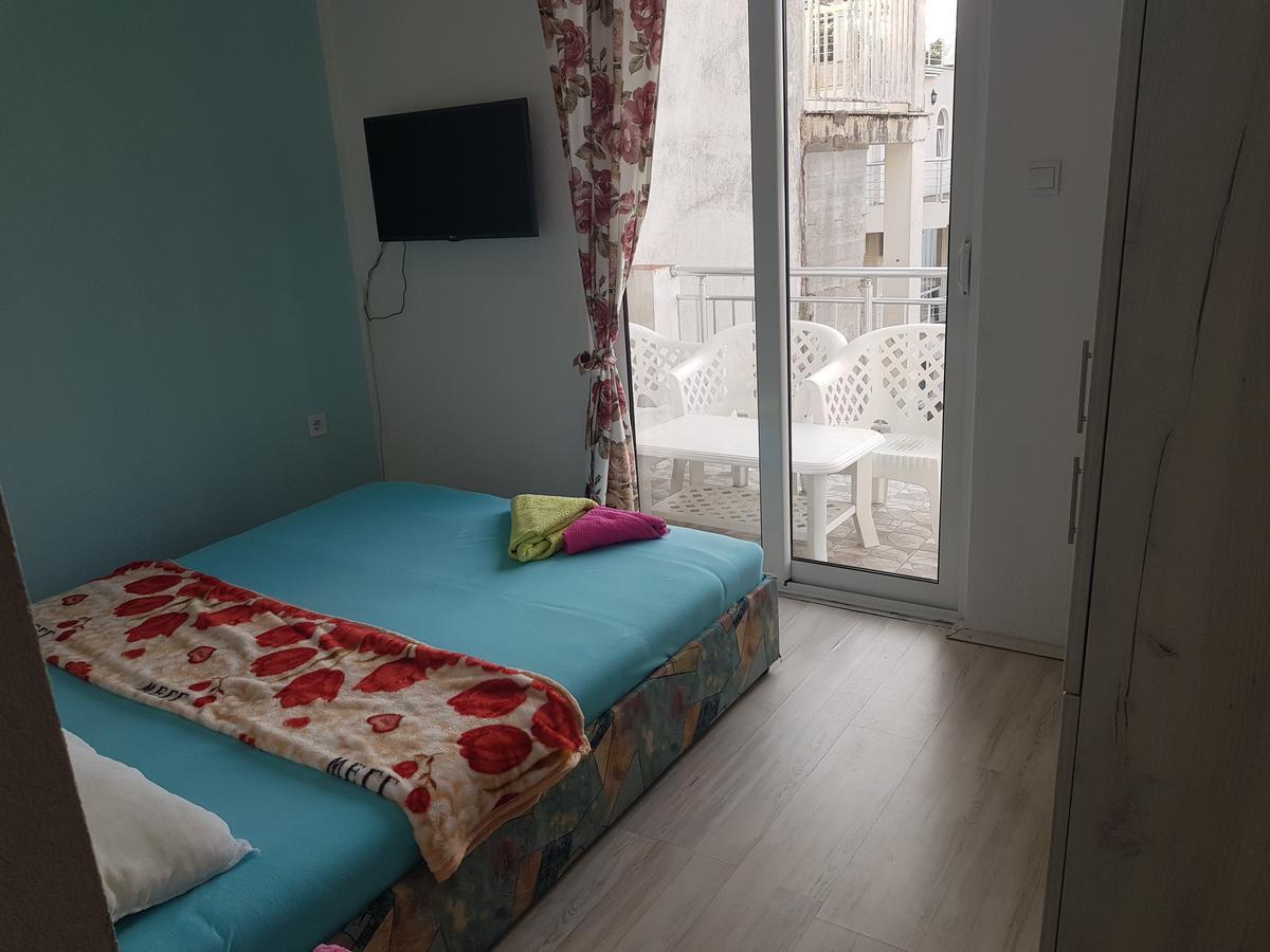 Apartments Vukovic Sveti Stefan Bagian luar foto